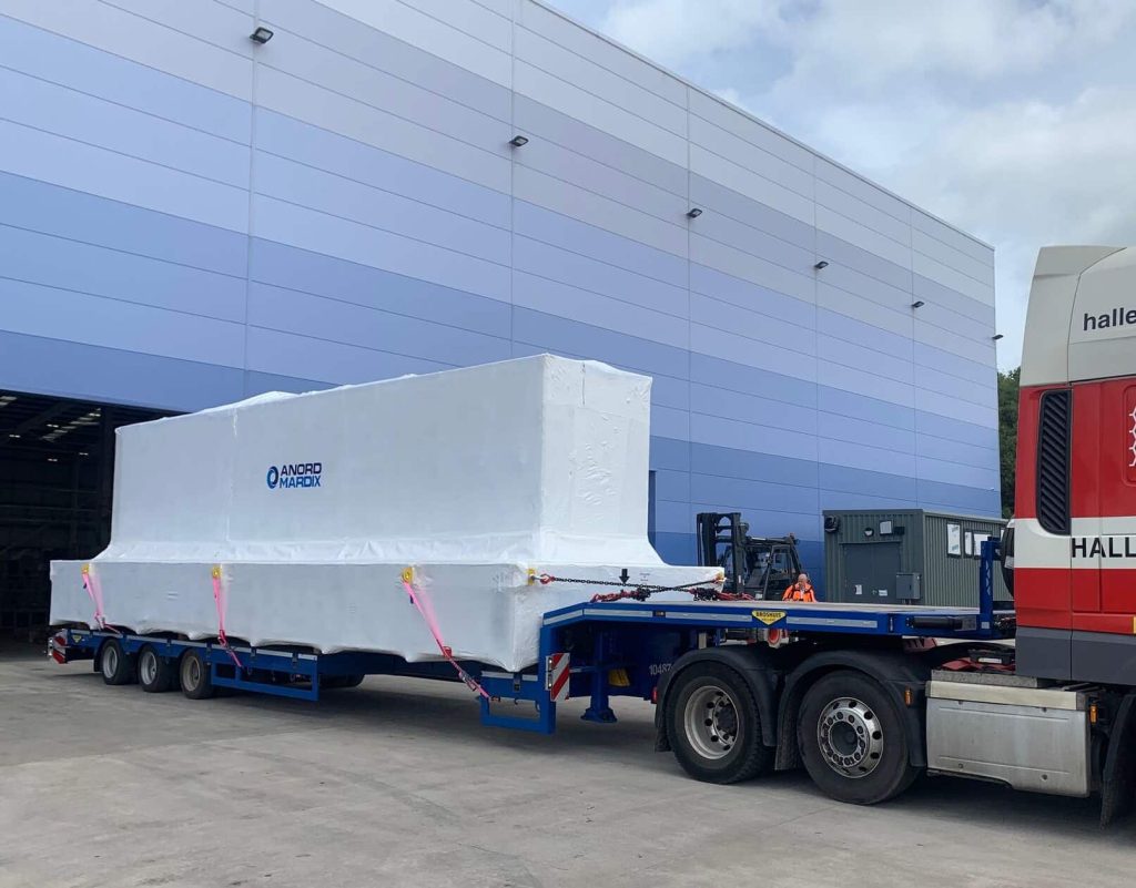 Truck moving equipment